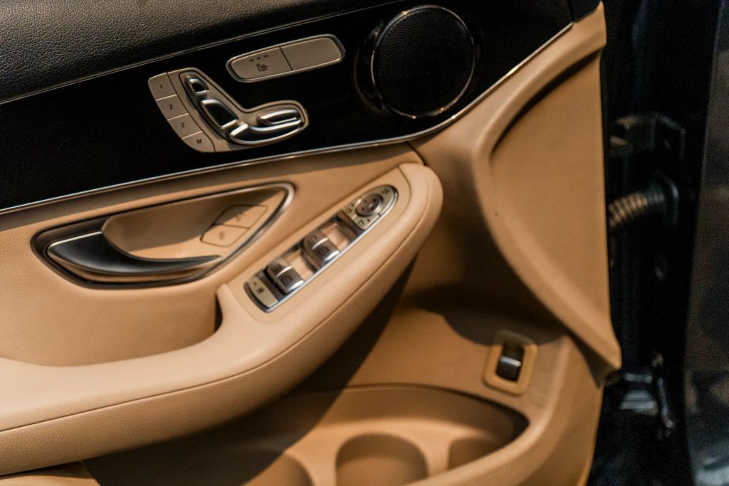 
								2020 Mercedes-Benz GLC GLC 300 Sport Utility 4D full									