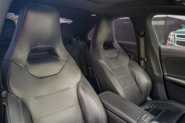 
								2020 Mercedes-Benz Mercedes-AMG CLA CLA 35 4MATIC Coupe 4D full									