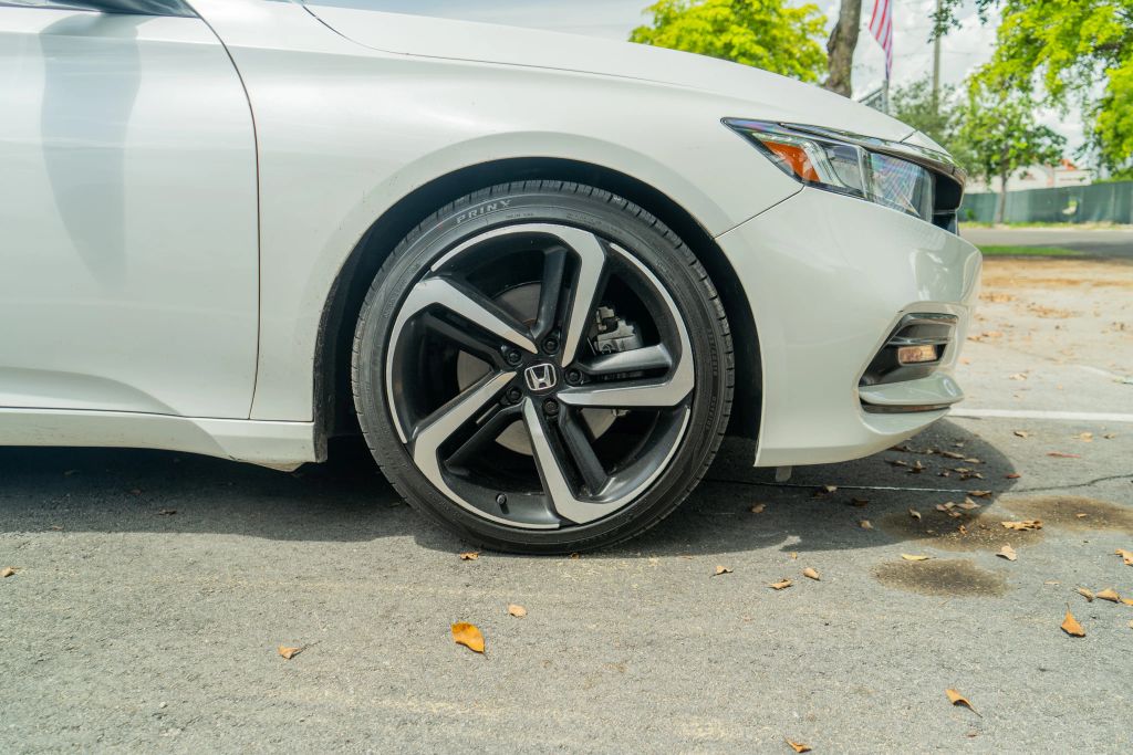 
								2020 Honda Accord Sport Sedan 4D full									