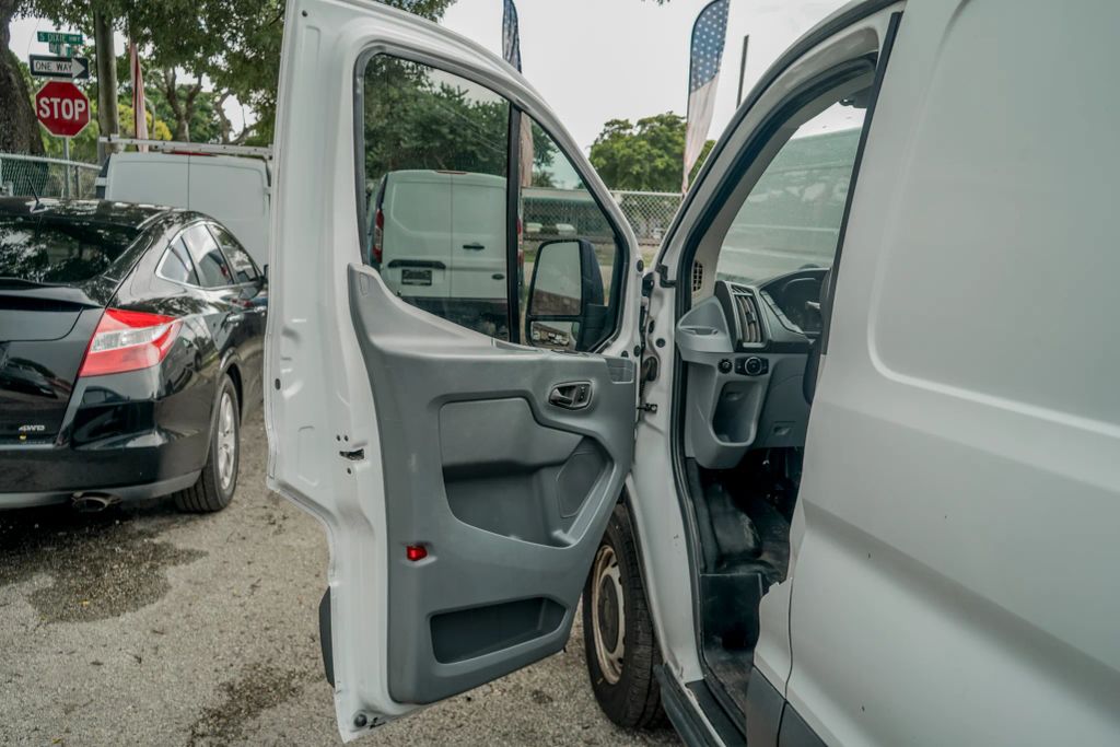 
								2017 Ford Transit 250 Van Low Roof w/60/40 Side Door w/RWB Van 3D full									