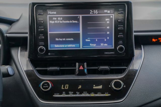 
								2021 Toyota Corolla LE Sedan 4D full									