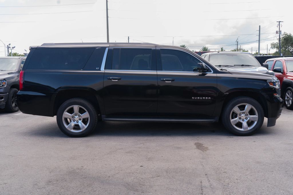 
								2017 Chevrolet Suburban LT Sport Utility 4D full									