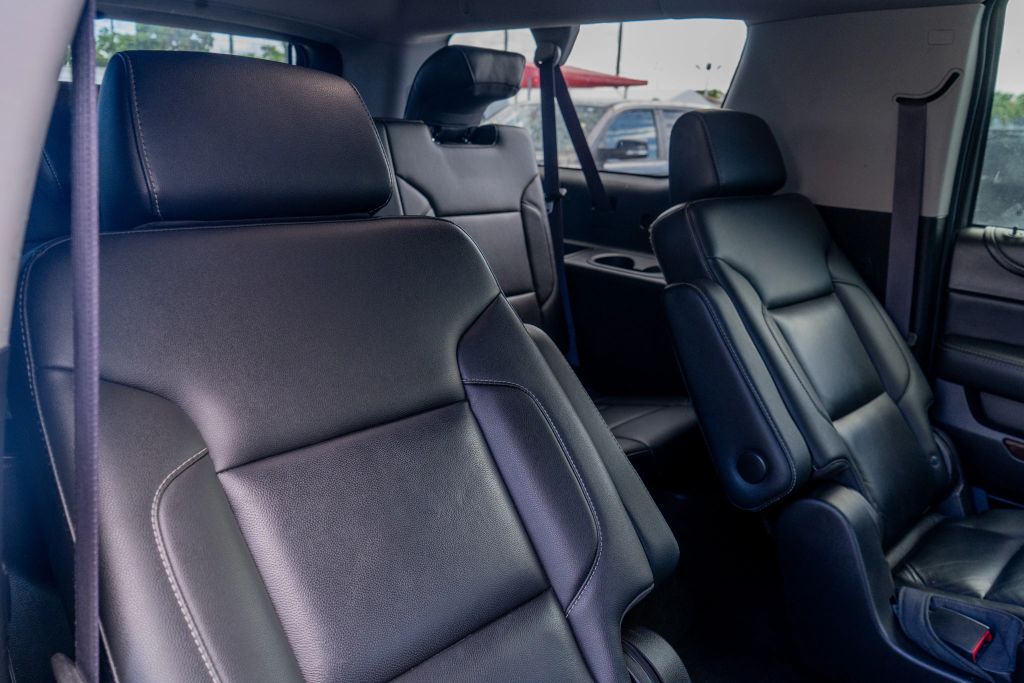 
								2017 Chevrolet Suburban LT Sport Utility 4D full									