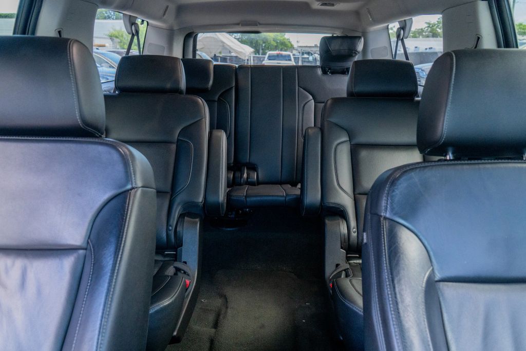 
								2017 Chevrolet Suburban LT Sport Utility 4D full									