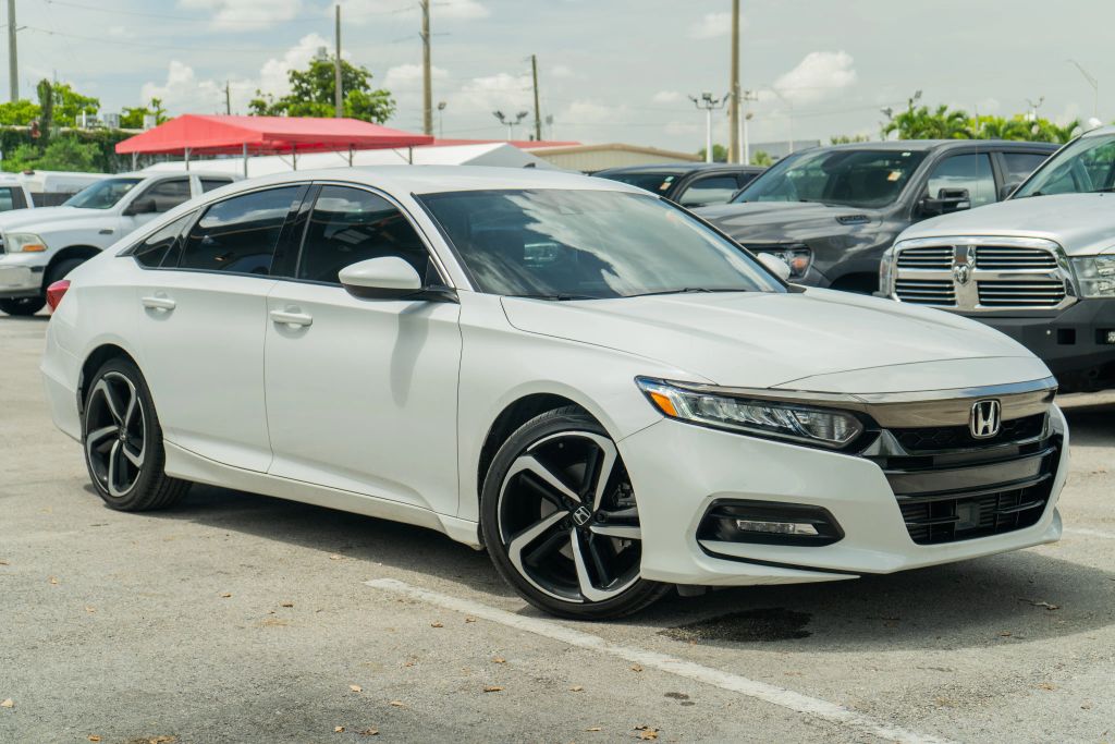 
								2020 Honda Accord Sport Sedan 4D full									