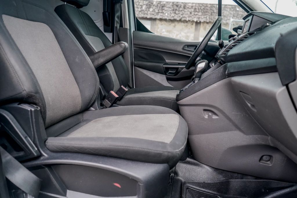
								2019 Ford Transit Connect Cargo XL Van 4D full									