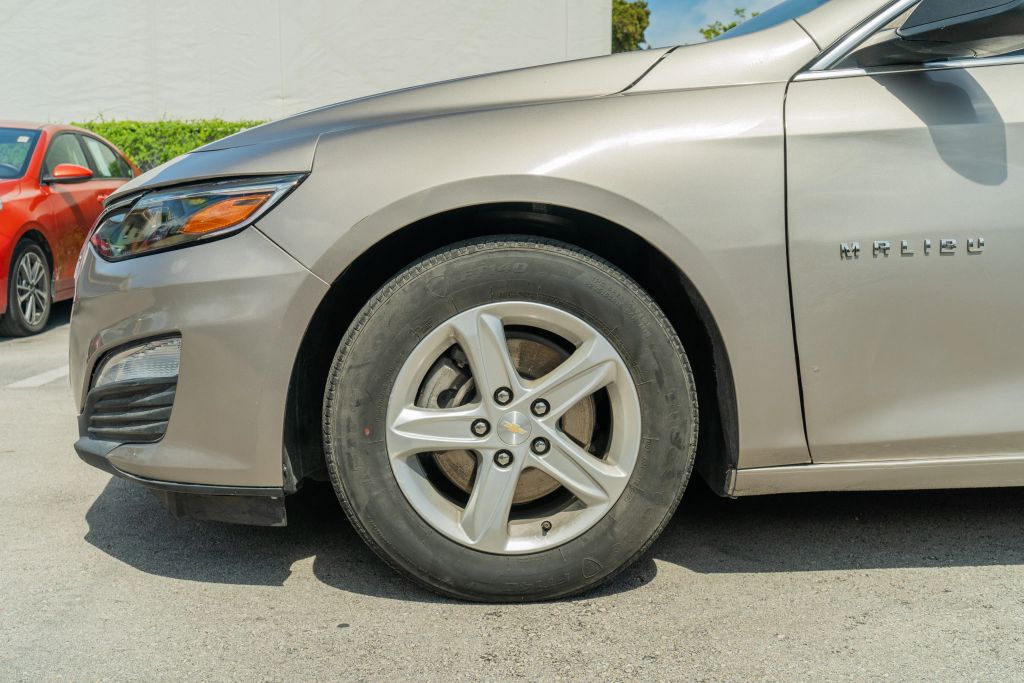 
								2022 Chevrolet Malibu LS Sedan 4D full									