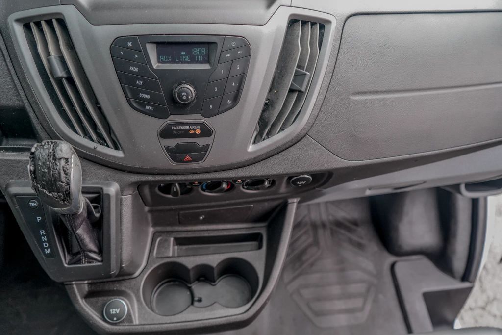 
								2017 Ford Transit 250 Van Low Roof w/60/40 Side Door w/RWB Van 3D full									