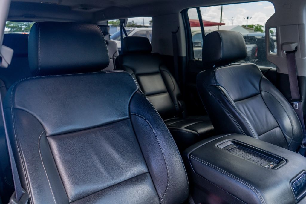 
								2017 Chevrolet Suburban LT Sport Utility 4D full									