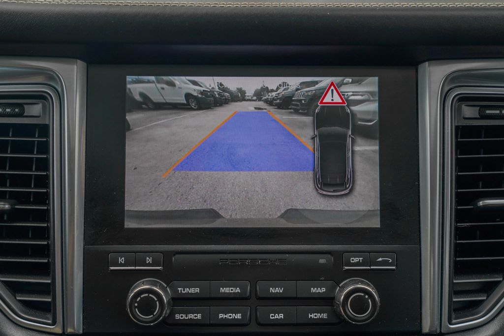 
								2018 Porsche Macan GTS Sport Utility 4D full									