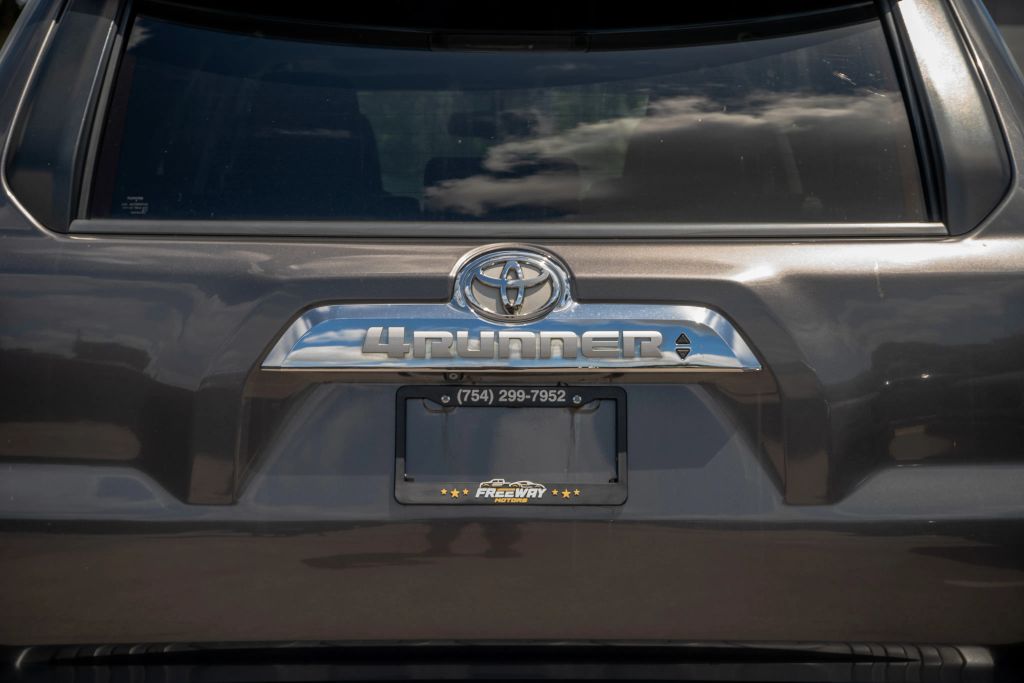 
								2012 Toyota 4Runner Limited Sport Utility 4D full									