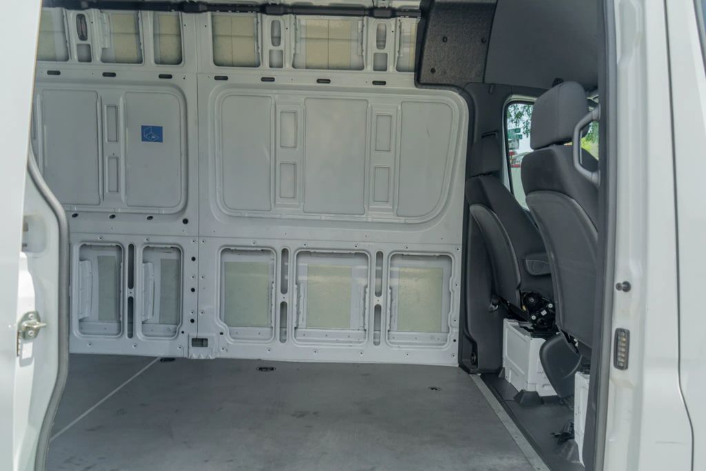 
								2023 Mercedes-Benz Sprinter 2500 Cargo High Roof w/170  WB Van 3D full									