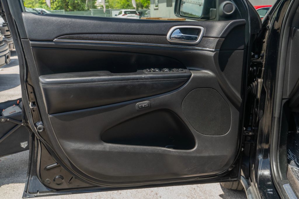 
								2018 Jeep Grand Cherokee Limited Sport Utility 4D full									