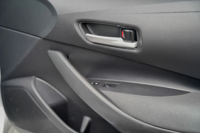 
								2021 Toyota Corolla LE Sedan 4D full									