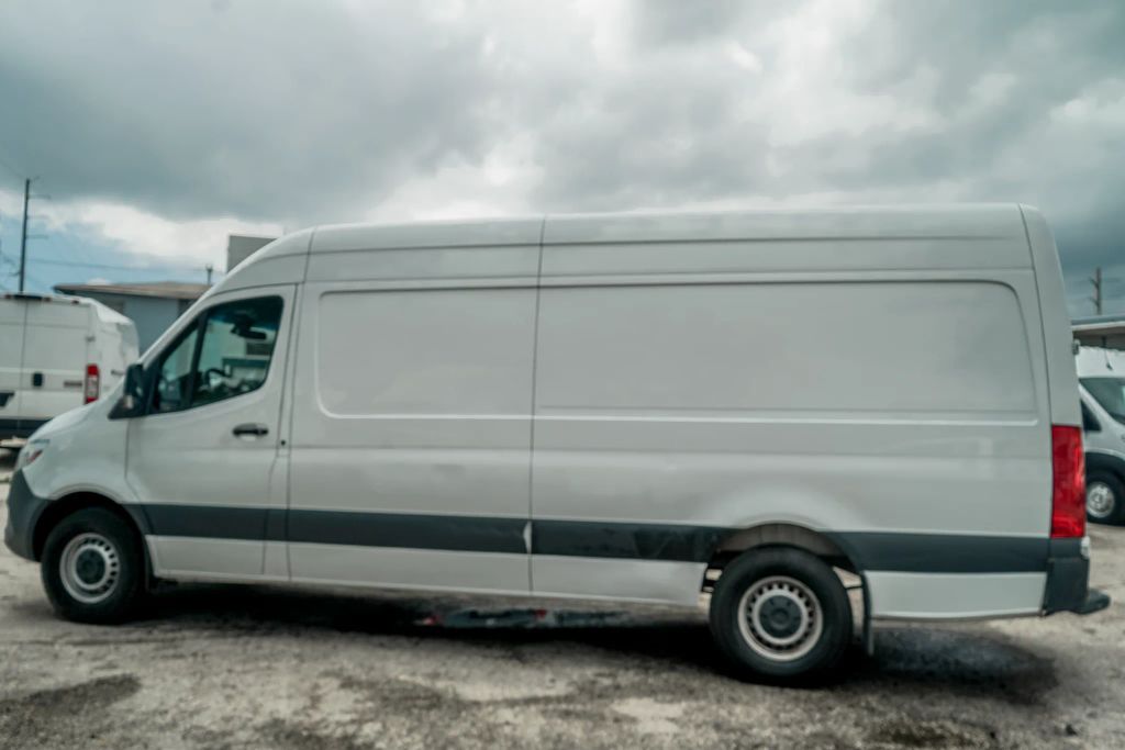 
								2023 Mercedes-Benz Sprinter 2500 Cargo High Roof w/170  WB Van 3D full									