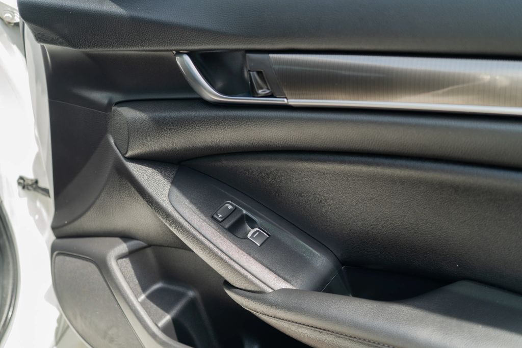 
								2020 Honda Accord Sport Sedan 4D full									