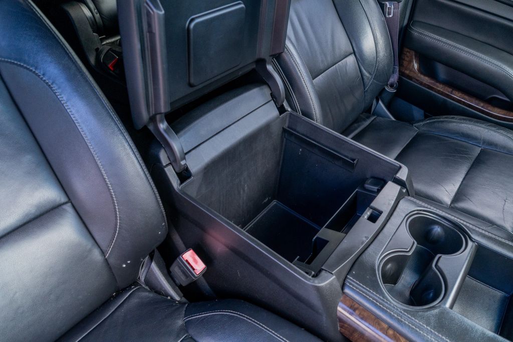 
								2017 Chevrolet Suburban LT Sport Utility 4D full									