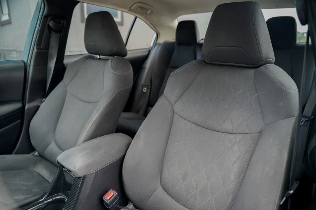 
								2021 Toyota Corolla LE Sedan 4D full									