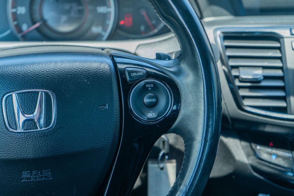 
								2017 Honda Accord Sport Sedan 4D full									