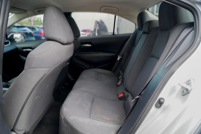 
								2021 Toyota Corolla LE Sedan 4D full									