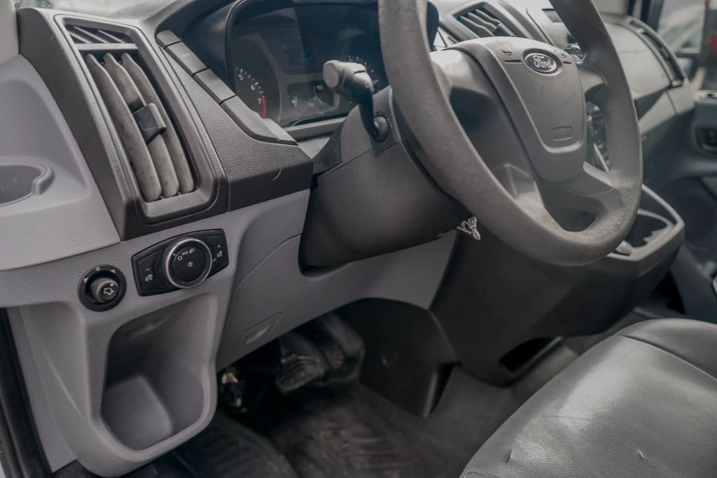 
								2017 Ford Transit 250 Van Low Roof w/60/40 Side Door w/RWB Van 3D full									