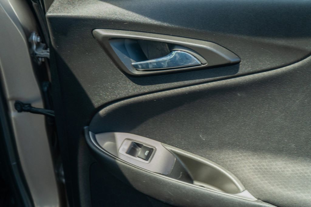 
								2022 Chevrolet Malibu LS Sedan 4D full									