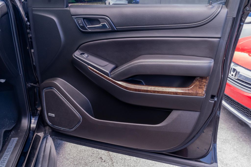 
								2017 Chevrolet Suburban LT Sport Utility 4D full									