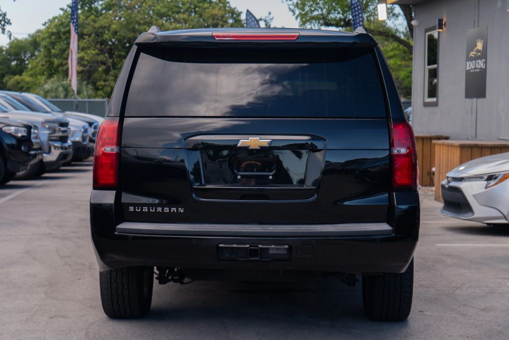 
								2017 Chevrolet Suburban LT Sport Utility 4D full									