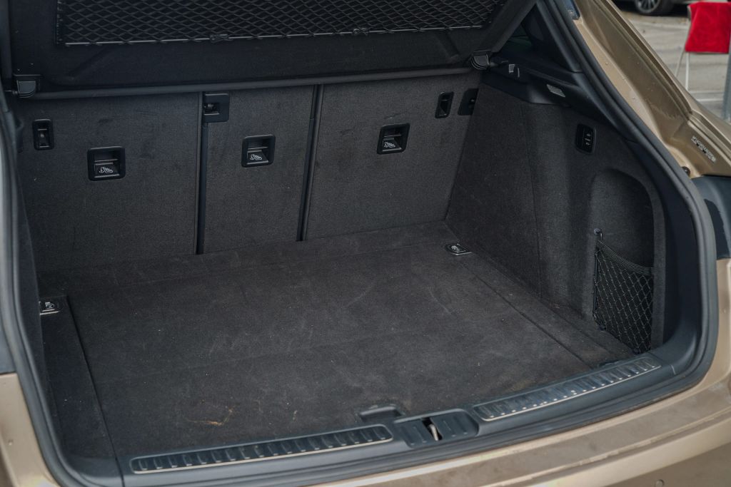 
								2018 Porsche Macan GTS Sport Utility 4D full									