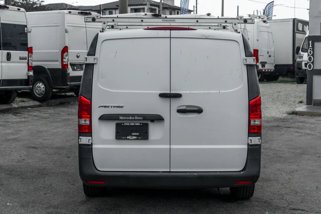 
								2018 Mercedes-Benz Metris WORKER Cargo Van 3D full									