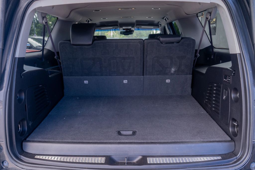 
								2017 Chevrolet Suburban LT Sport Utility 4D full									