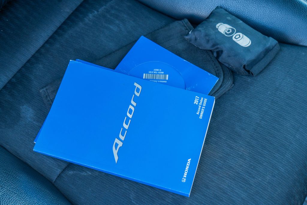 
								2017 Honda Accord Sport Sedan 4D full									