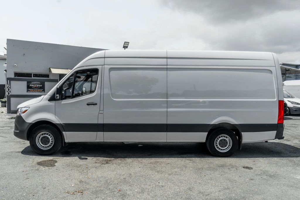 
								2023 Mercedes-Benz Sprinter 2500 Cargo High Roof w/170  WB Van 3D full									