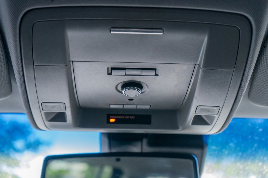 
								2017 Chevrolet Suburban LT Sport Utility 4D full									