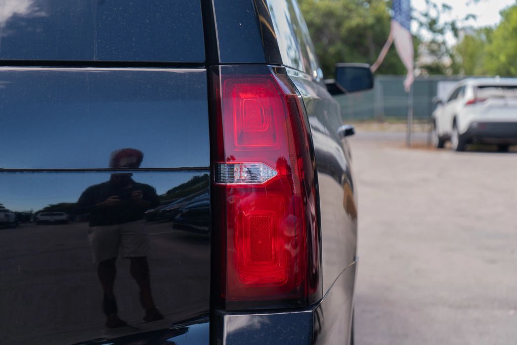 
								2017 Chevrolet Suburban LT Sport Utility 4D full									