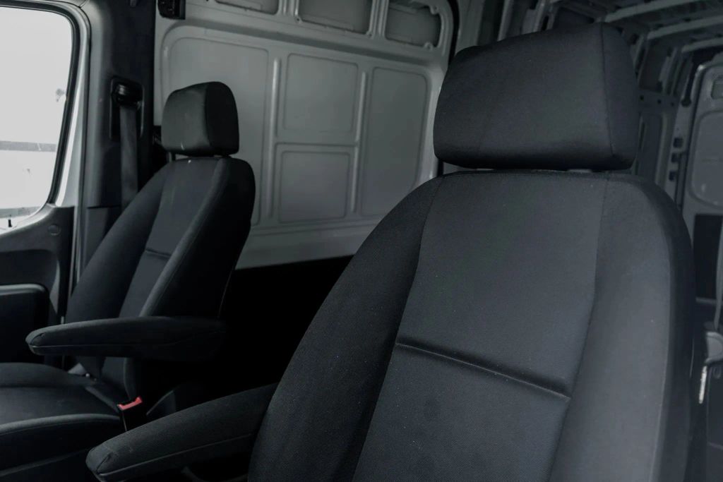 
								2023 Mercedes-Benz Sprinter 2500 Cargo High Roof w/170  WB Van 3D full									