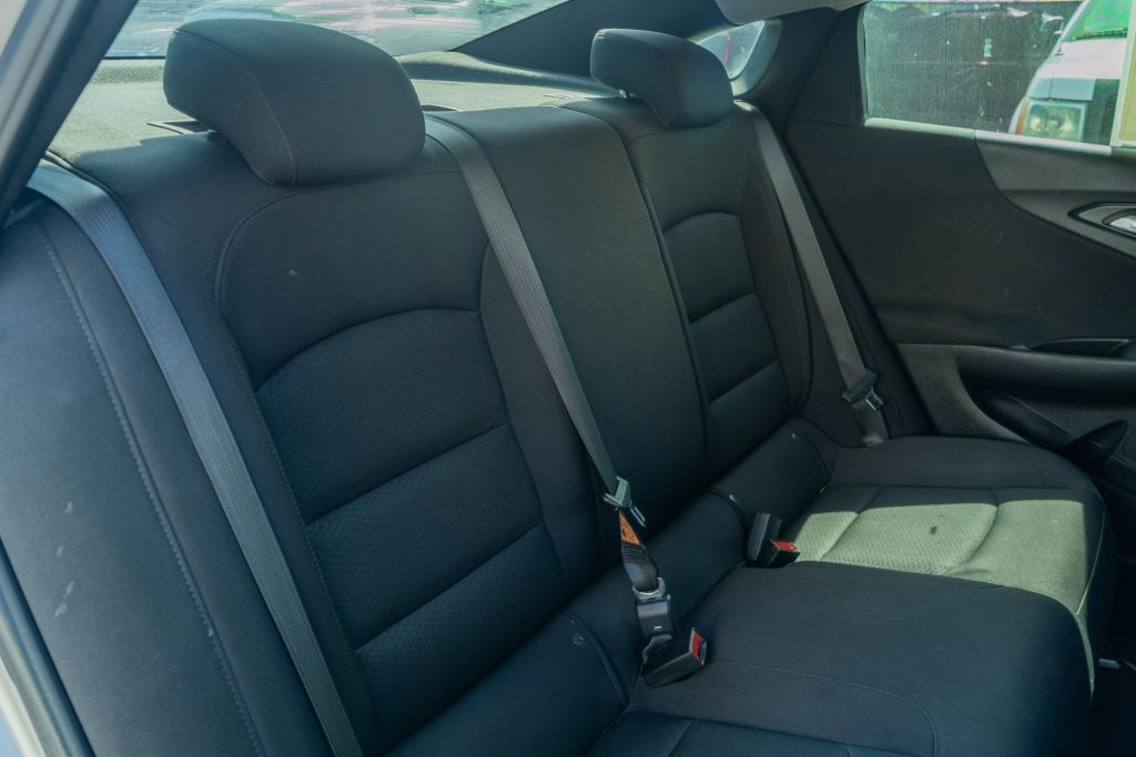 
								2022 Chevrolet Malibu LS Sedan 4D full									