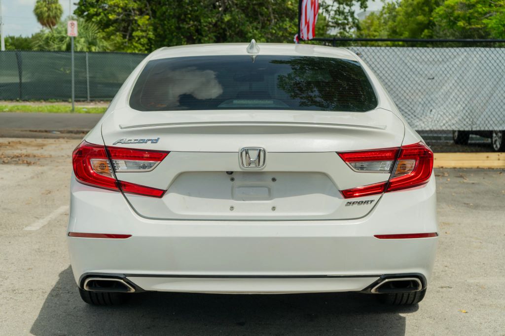 
								2020 Honda Accord Sport Sedan 4D full									