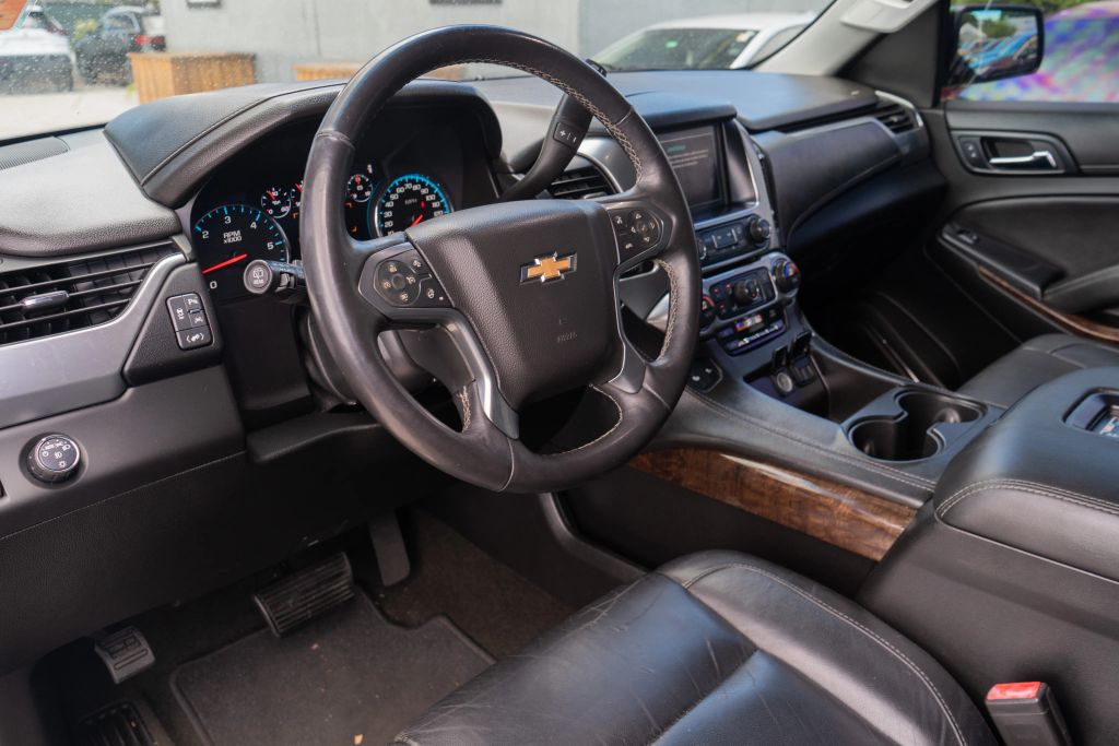 
								2017 Chevrolet Suburban LT Sport Utility 4D full									