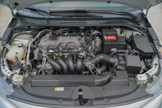 
								2021 Toyota Corolla LE Sedan 4D full									