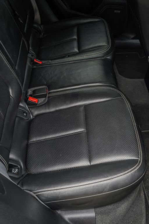 
								2018 Porsche Macan GTS Sport Utility 4D full									