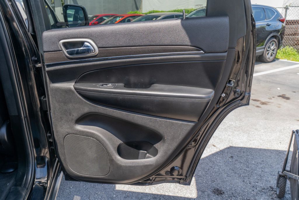 
								2018 Jeep Grand Cherokee Limited Sport Utility 4D full									