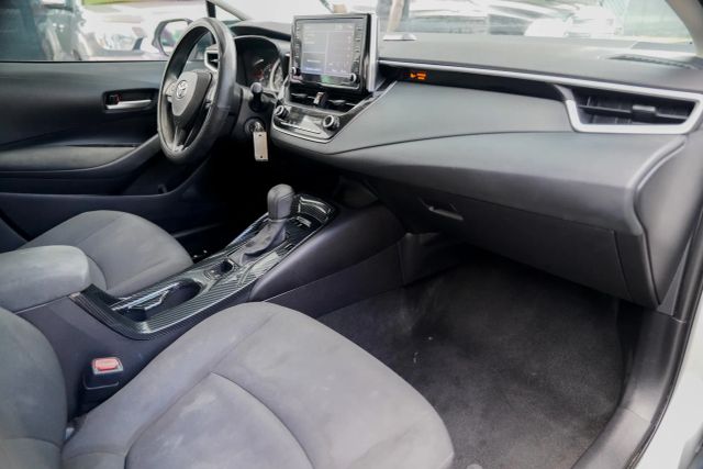 
								2021 Toyota Corolla LE Sedan 4D full									