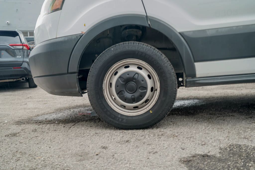 
								2017 Ford Transit 250 Van Low Roof w/60/40 Side Door w/RWB Van 3D full									