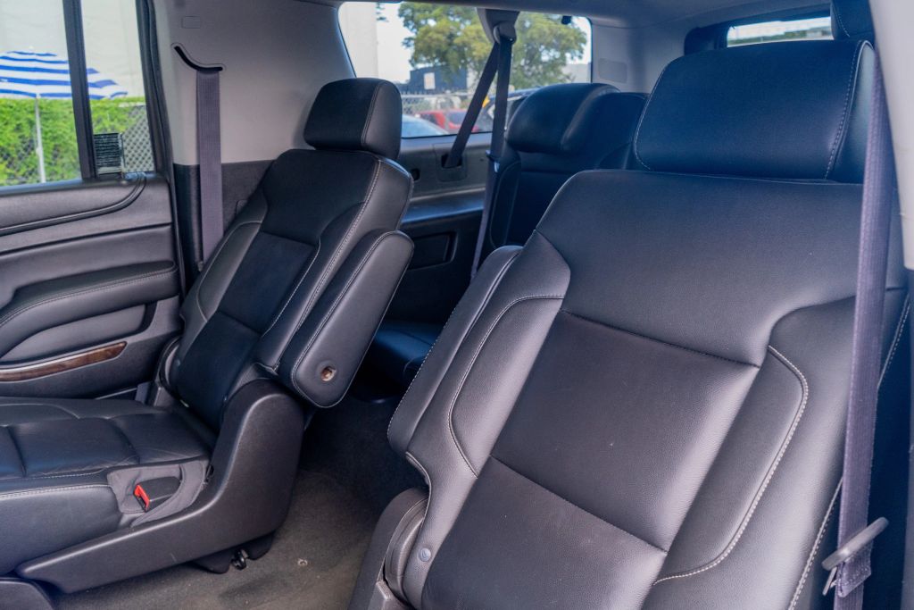 
								2017 Chevrolet Suburban LT Sport Utility 4D full									