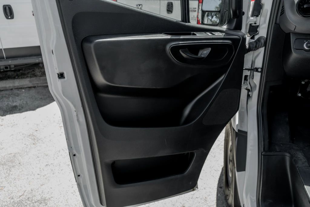 
								2023 Mercedes-Benz Sprinter 2500 Cargo High Roof w/170  WB Van 3D full									