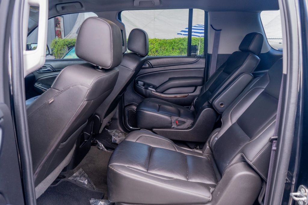 
								2017 Chevrolet Suburban LT Sport Utility 4D full									