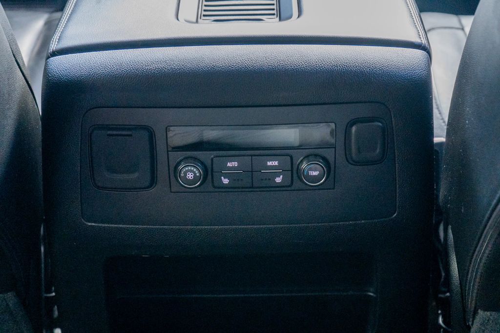 
								2017 Chevrolet Suburban LT Sport Utility 4D full									