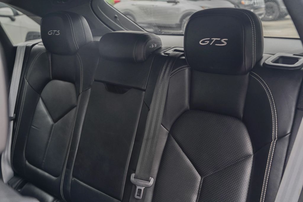 
								2018 Porsche Macan GTS Sport Utility 4D full									