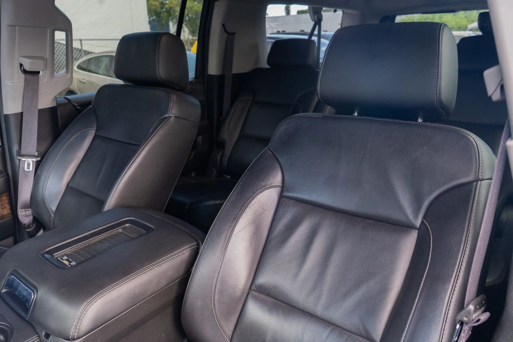 
								2017 Chevrolet Suburban LT Sport Utility 4D full									